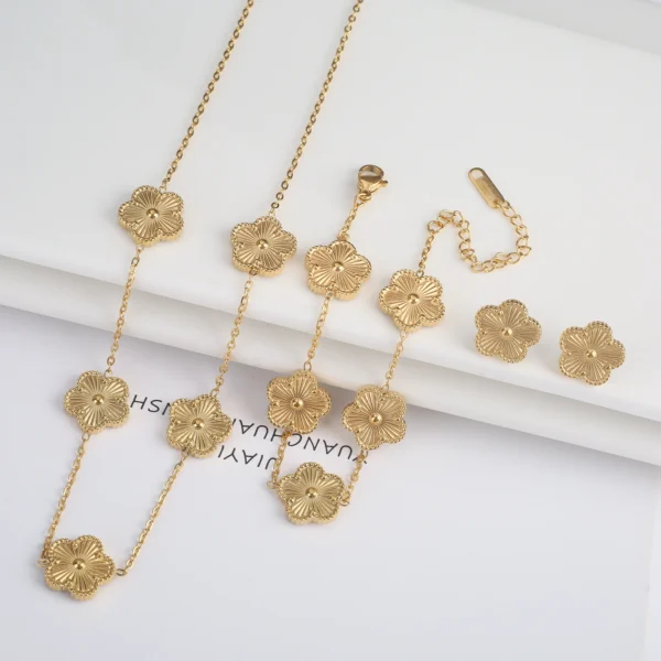 3Pcs 18k Gold Clover Jewelry Set - Image 2