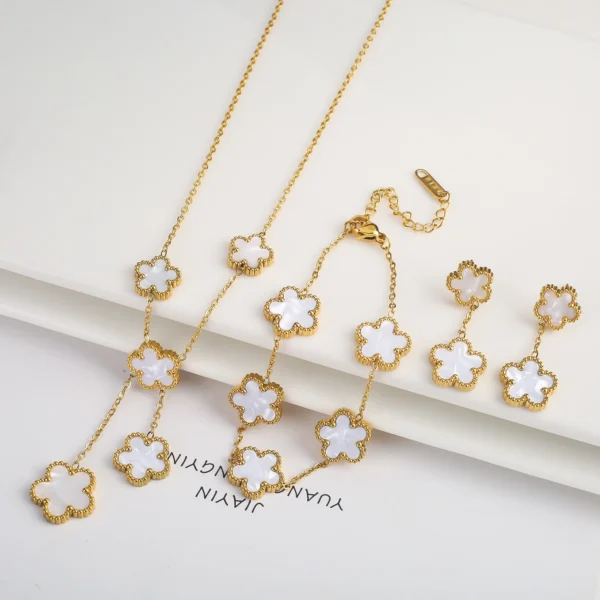 3Pcs 18k Gold Clover Jewelry Set - Image 3